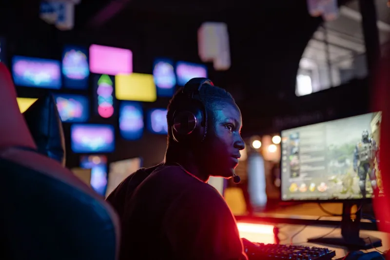 Lag Is a Teacher: How Vietnamese Gamers Turn High Latency Into a Competitive Superpower